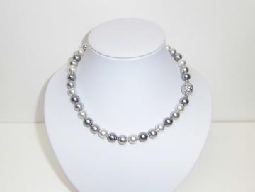 Perlenkette Grautöne mit silberfarbigem Magnetverschluß 43 cm