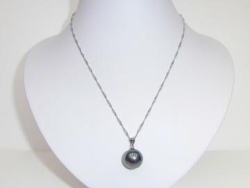 Halskette mit schwarzem Perlenanhänger 43 cm lang
