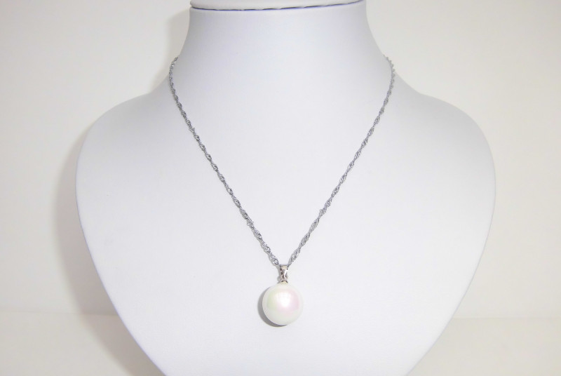 Halskette mit weißem Perlenanhänger 43 cm lang