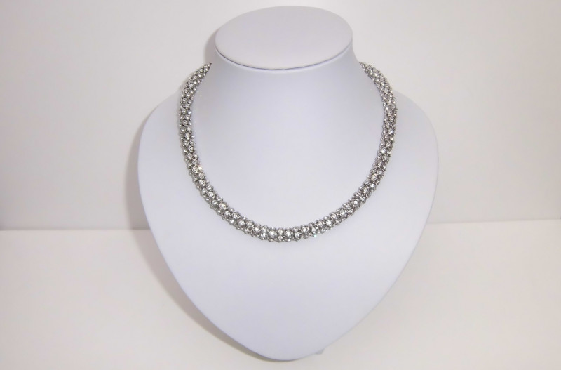 Halskette Collier rundum mit weißen Kristallen besetzt mit Magnetverschluss 46 cm lang
