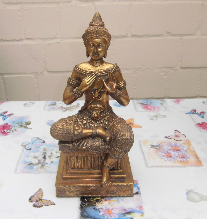 Buddha aus Kunststein 31 cm hoch