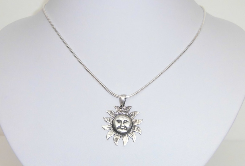Halskette mit Sonne aus 925 Sterling Silber, 49 cm lang