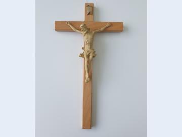 Kruzifix Buche hell 40 cm hoch